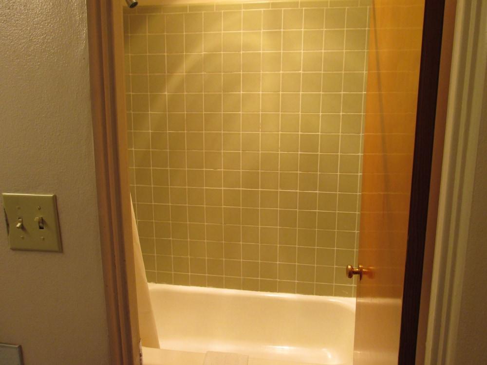 Town House Motel Inc photo 30