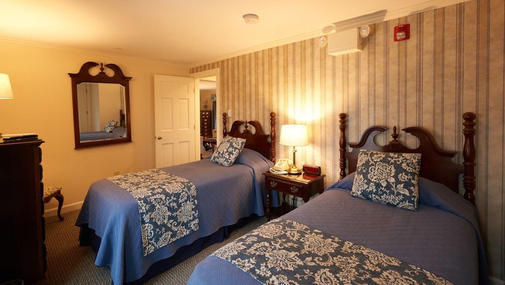 The Sparhawk Oceanfront Resort photo 11