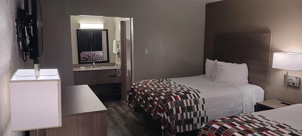 Red Roof Inn Canton, TX photo 9