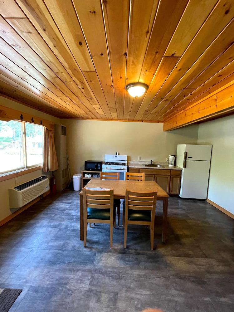 Hanging Horn Lakeside Resort photo 67