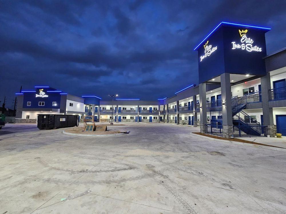 Elite Inn & Suites photo 1
