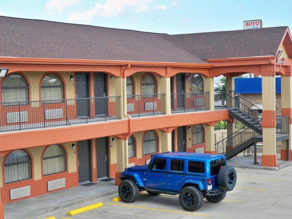 Scottish Inn & Suites photo 4