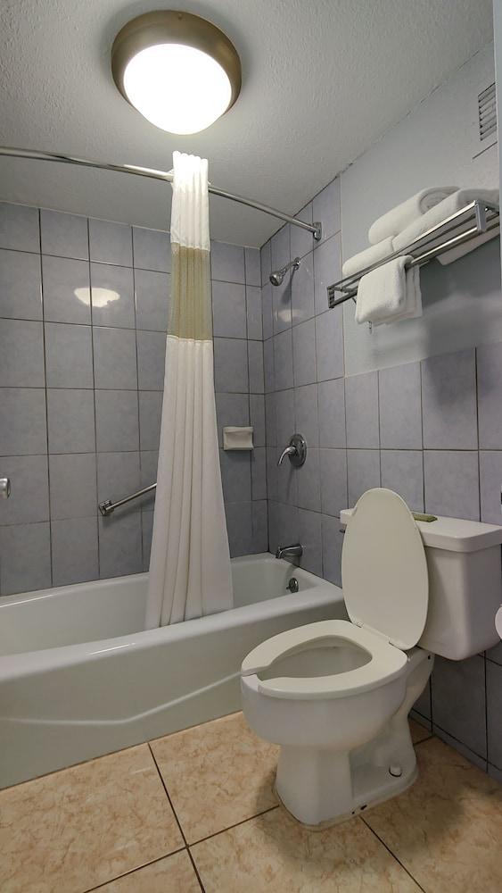 Countryside Inn & Suites photo 21