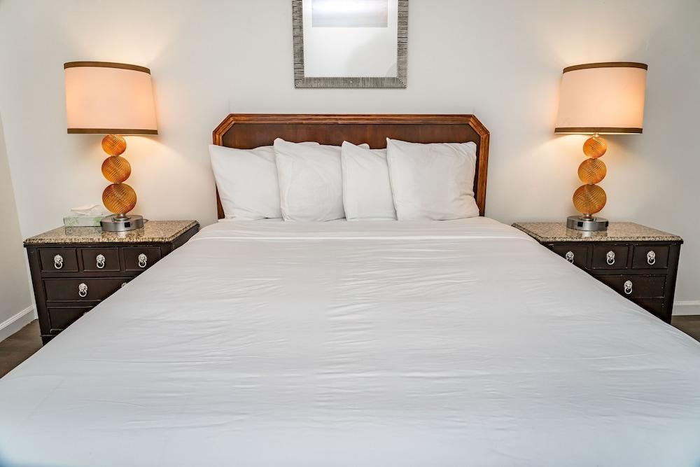 Travelers Inn photo 7