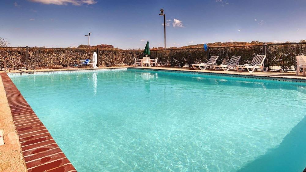 Americas Best Value Inn & Suites Sonora photo 14