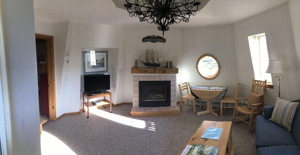 Harbor Light Inn photo 52
