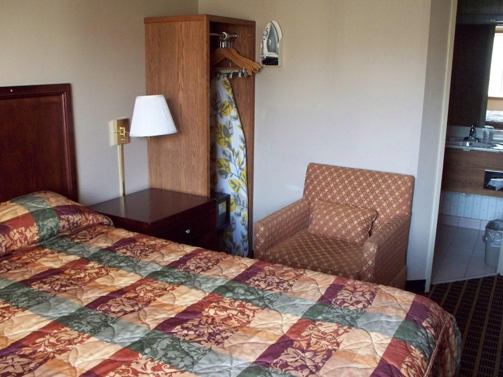Country Inn Deerwood photo 13