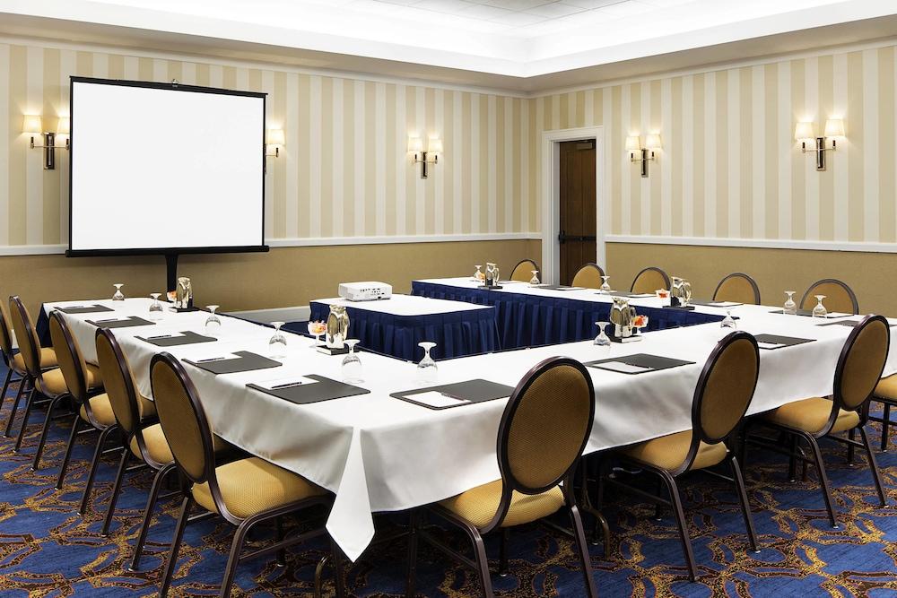 Sheraton Milwaukee Brookfield Hotel photo 41