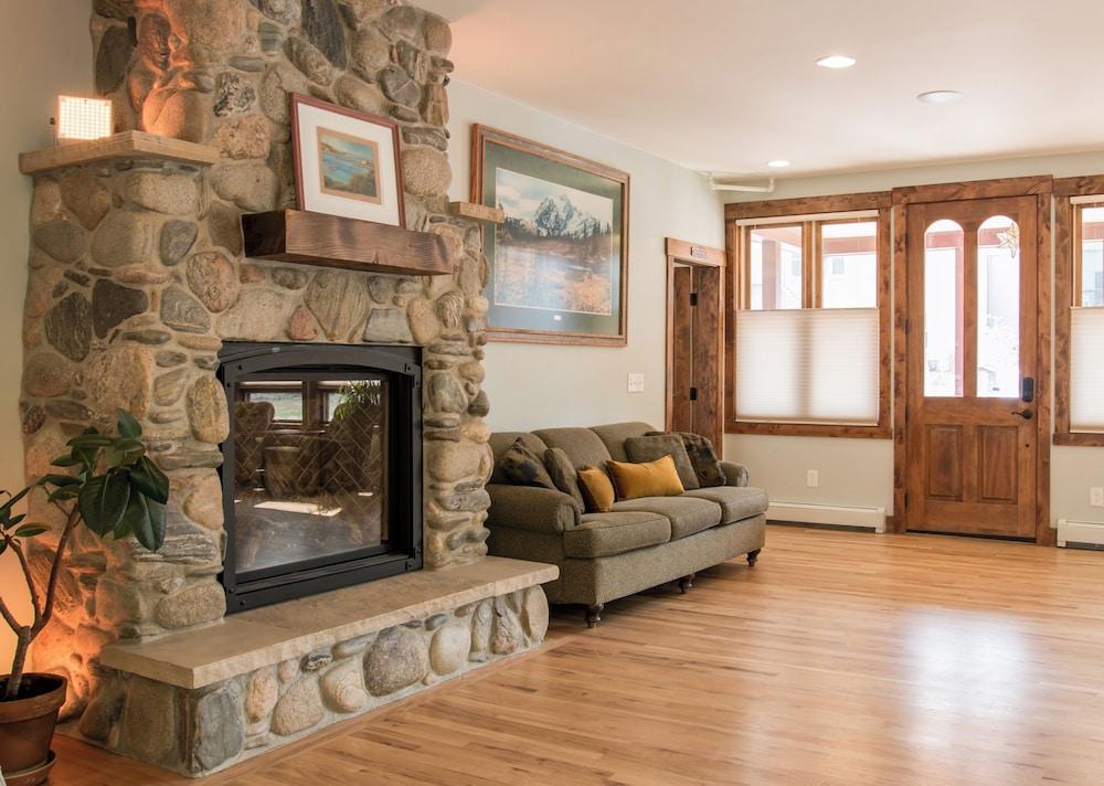 Clear Creek Inn photo 10