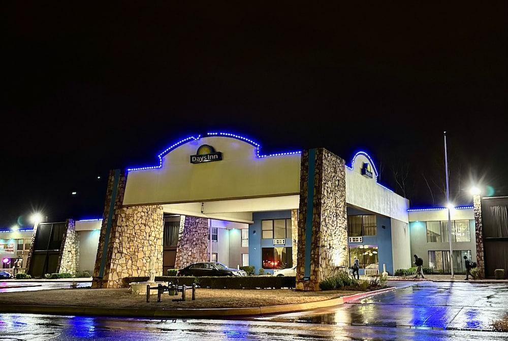 Days Inn by Wyndham Southern Hills/ORU photo 89