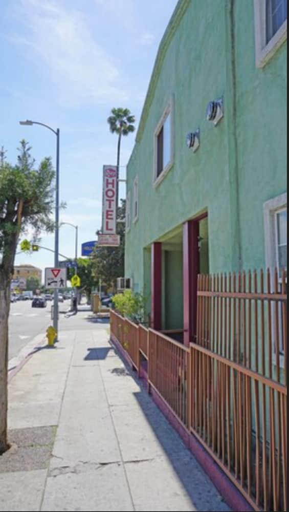 Hollywood Roxy Hotel photo 9