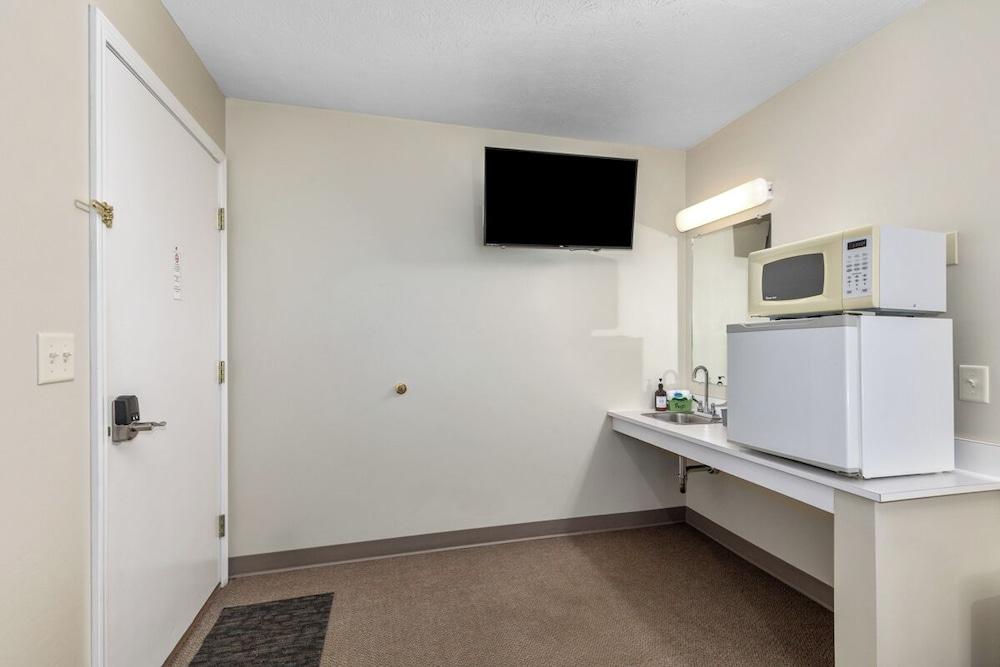 The Lakeview Motel photo 40