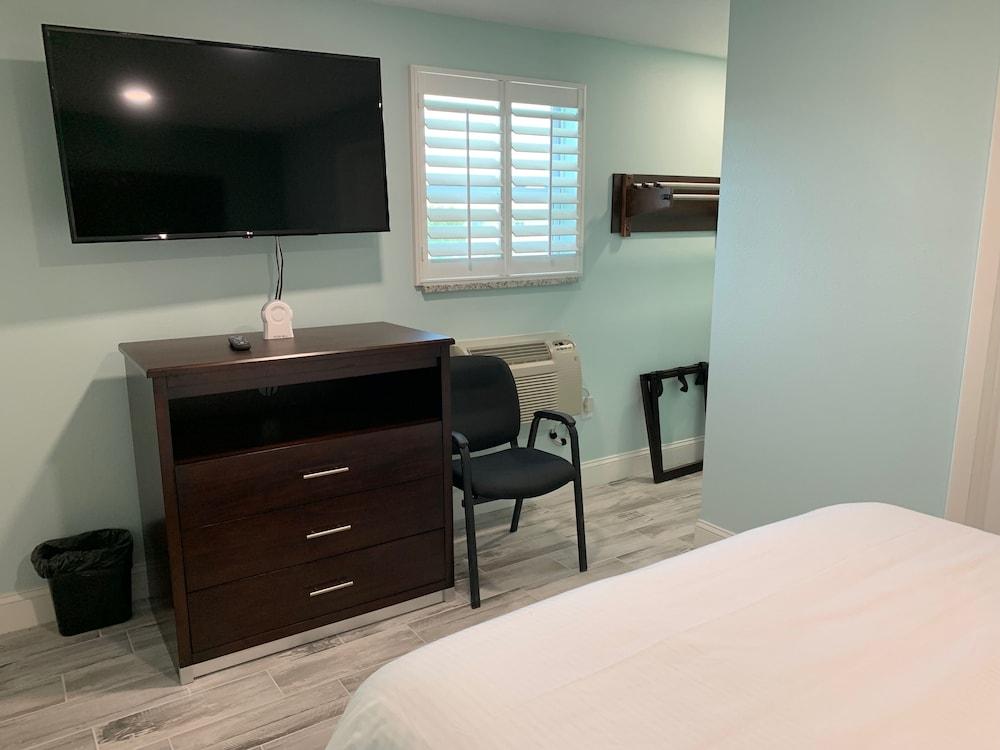 Atlantic Shores Motel photo 38