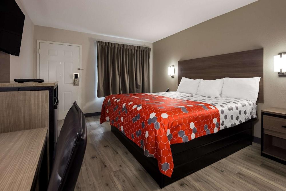 Econo Lodge Mobile Airport Blvd. photo 32