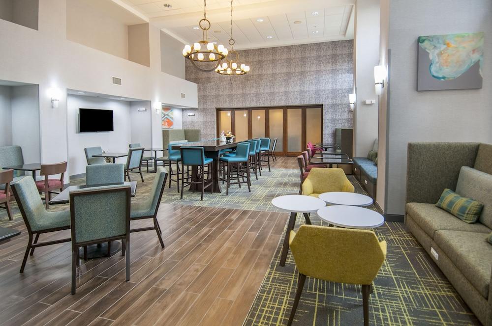 Hampton Inn & Suites Baton Rouge/Port Allen photo 2
