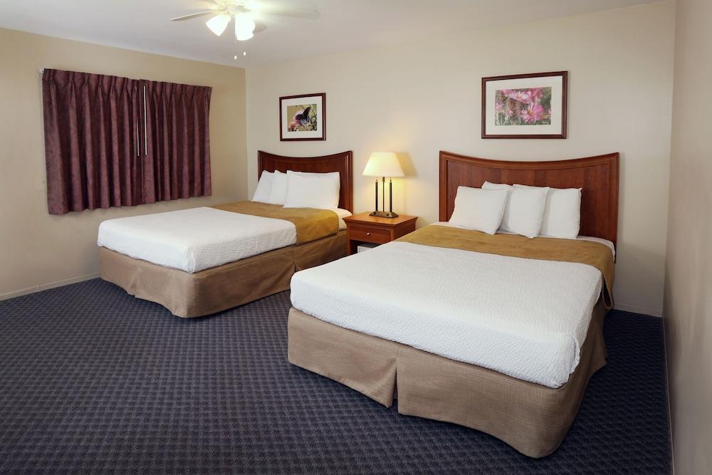 Matador Oceanfront Resort photo 29