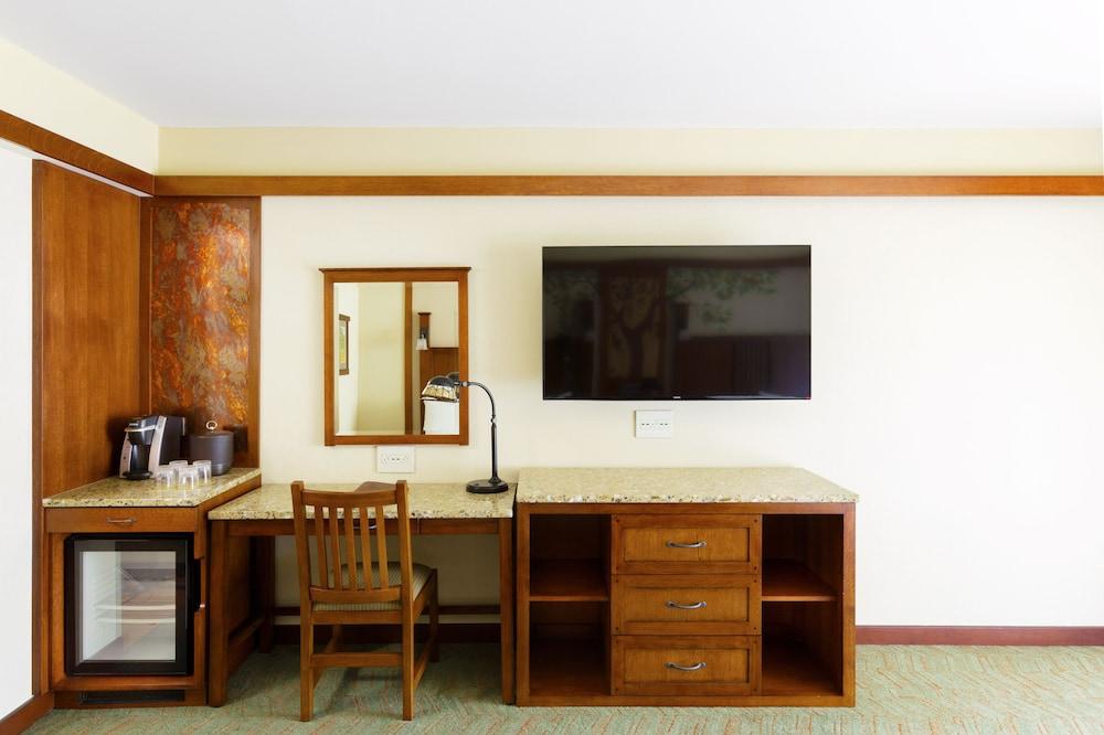 Disney's Grand Californian Hotel and Spa photo 35