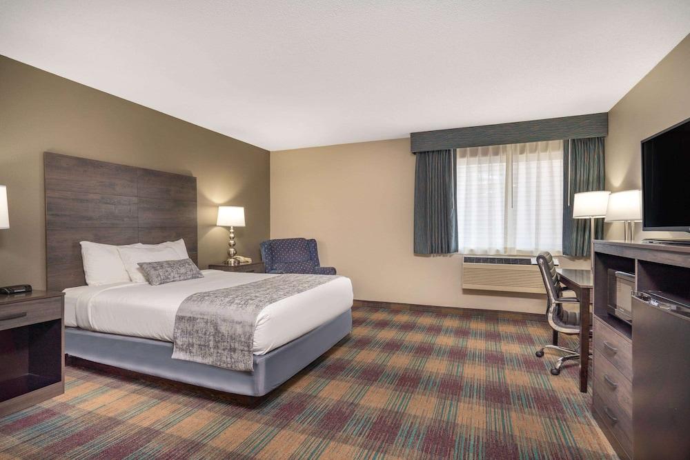 Baymont by Wyndham Baldwin photo 11