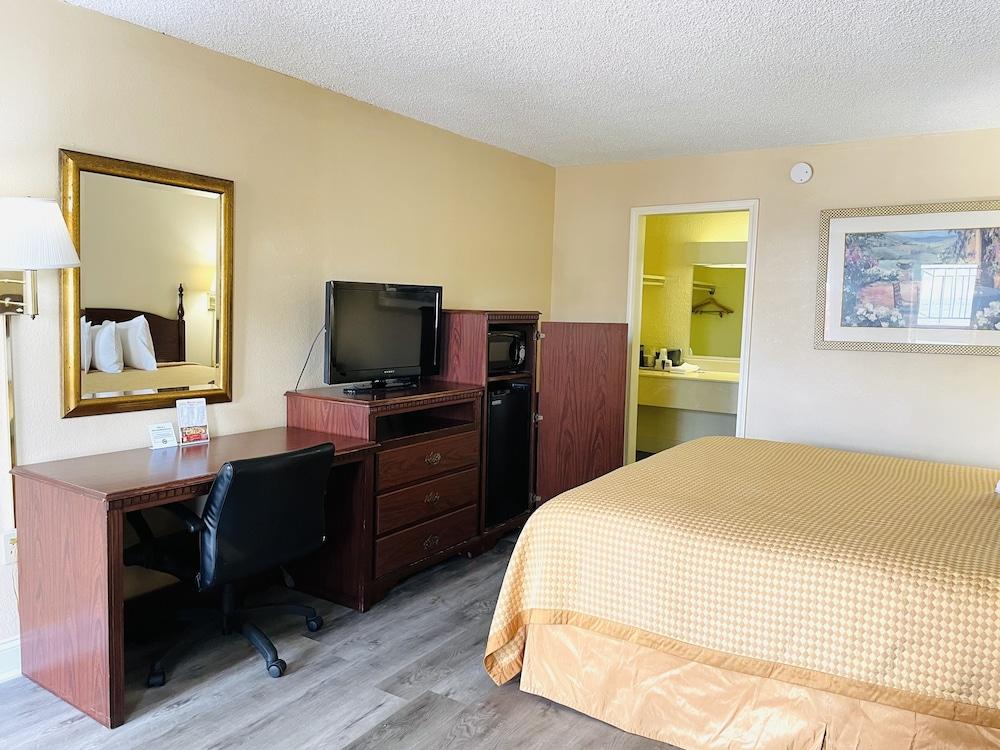 Relax Inn Perry photo 4