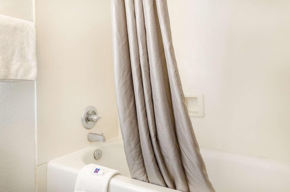 Ramada by Wyndham Merced photo 19