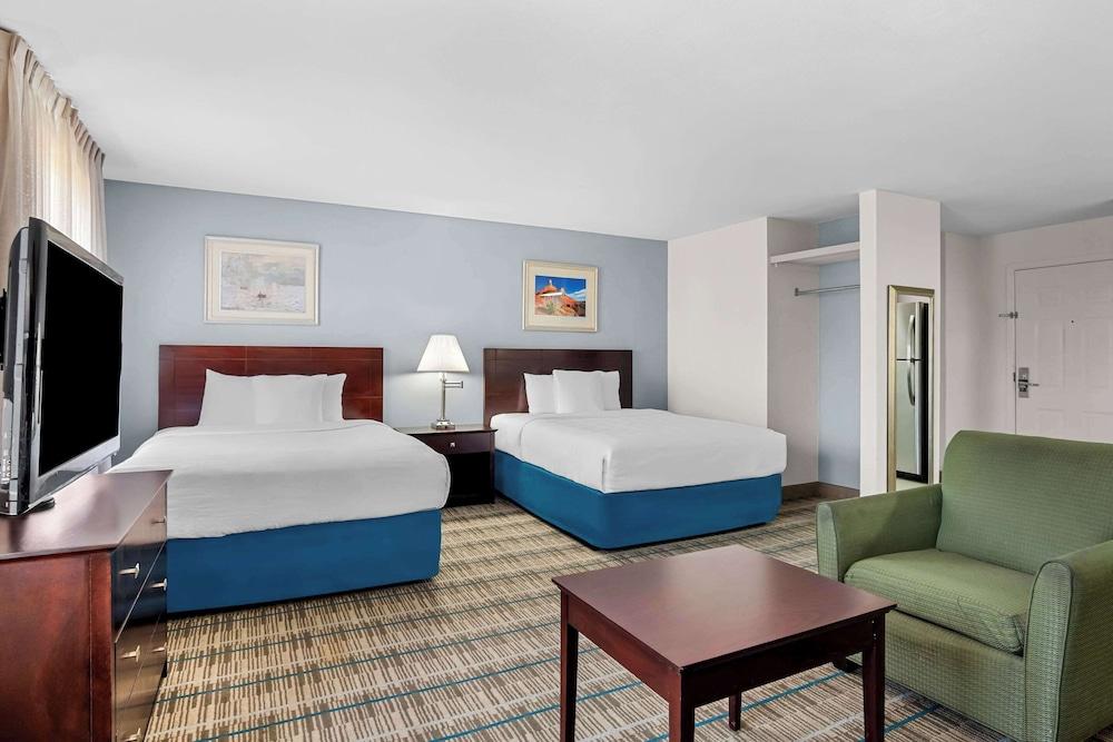 MainStay Suites Addison-Dallas photo 19