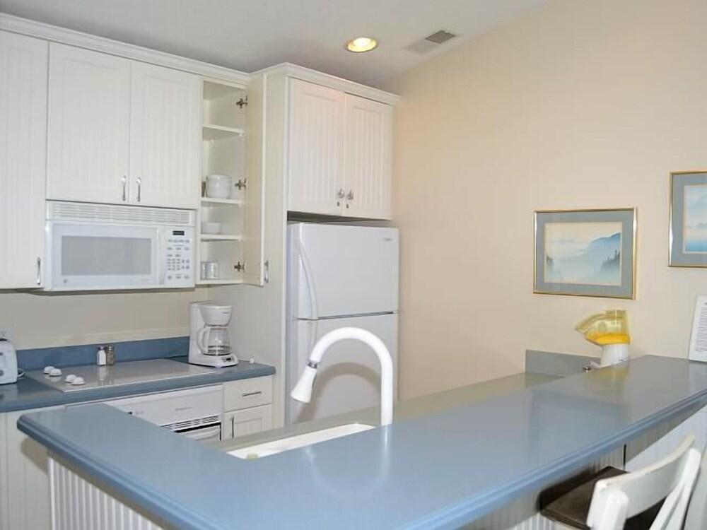 Beach Condominium Hotel photo 36