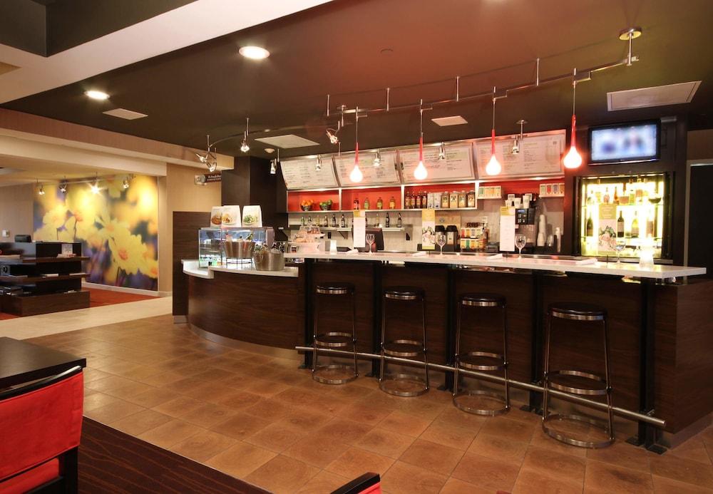 Courtyard Flint by Marriott photo 41
