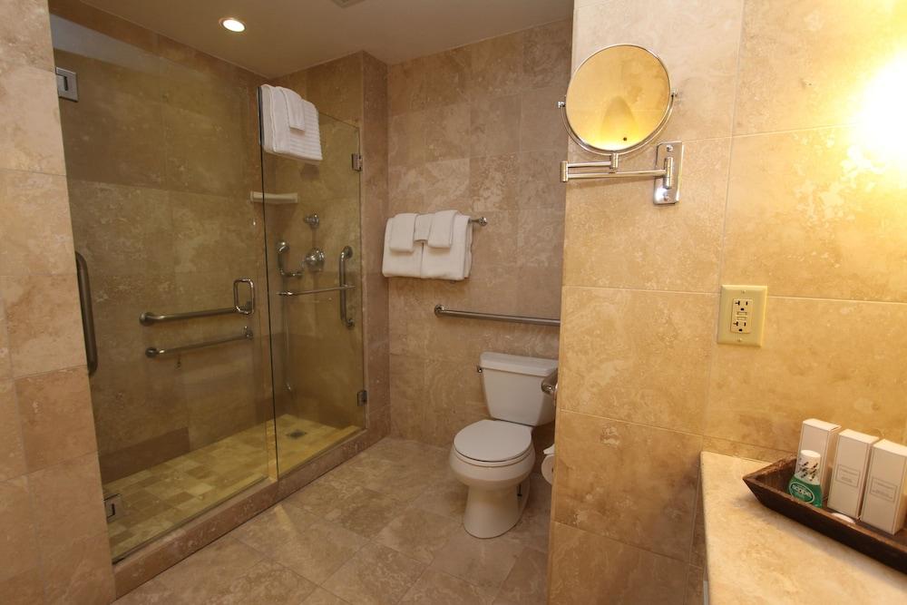 Cypress Inn photo 60