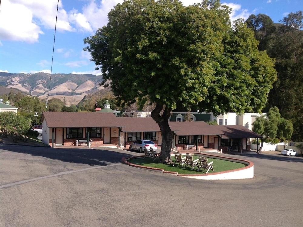 Peach Tree Inn photo 35