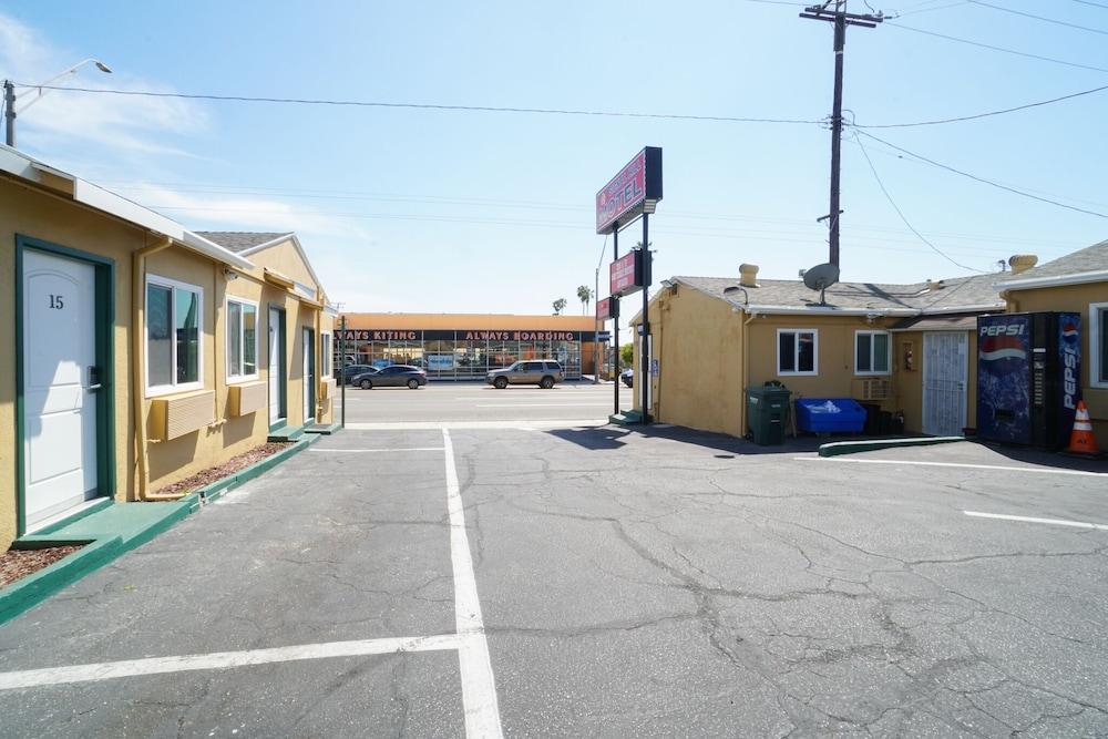 SIGNAL HILL MOTEL photo 19