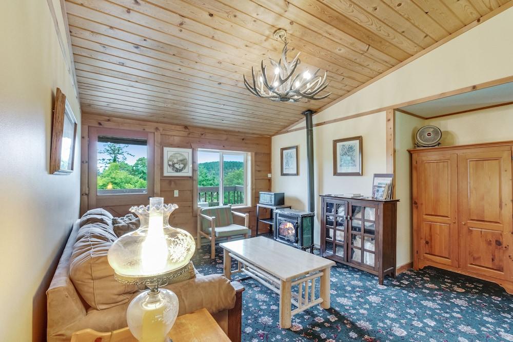 Deer Harbor Inn photo 41
