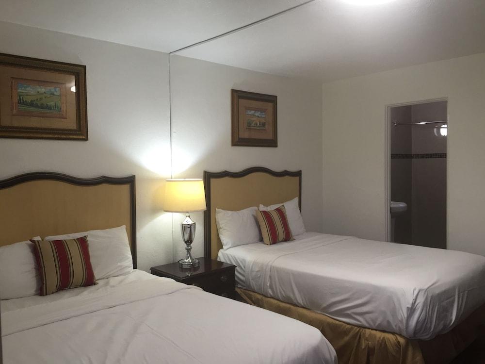 Family Inn photo 9