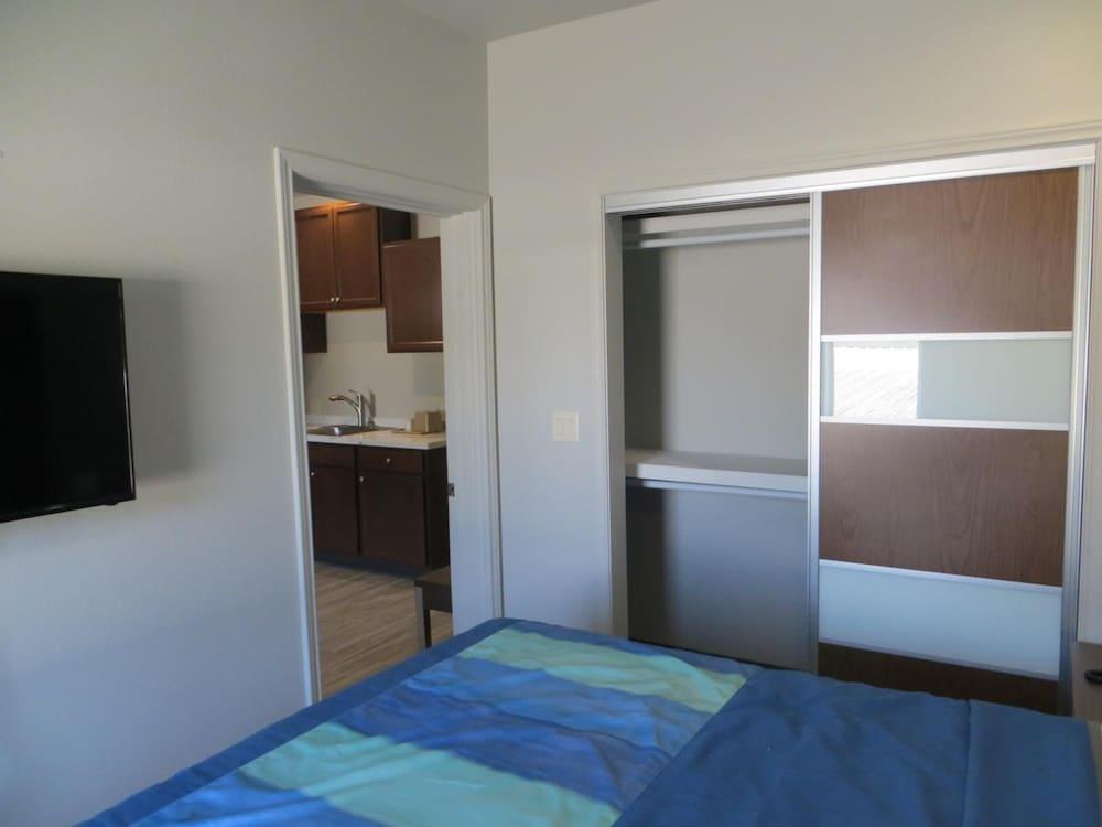 Hotel Blue - Woodlands photo 30