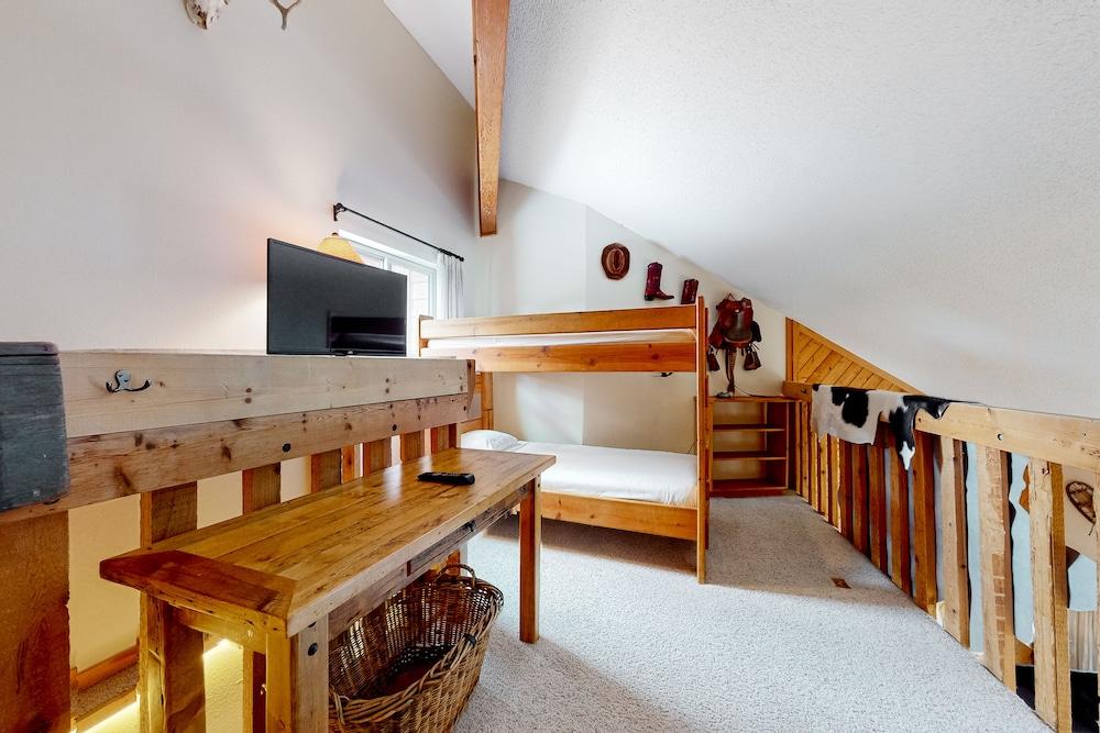 Pine Ridge Condominiums photo 13