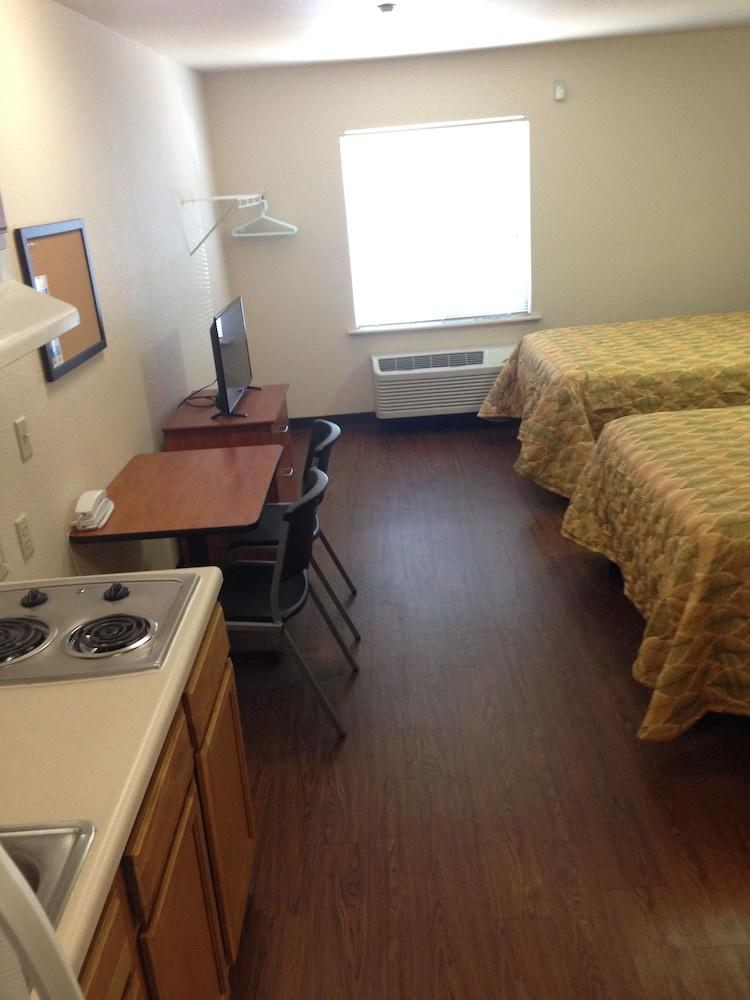 Inland Suites Lamar Street photo 7