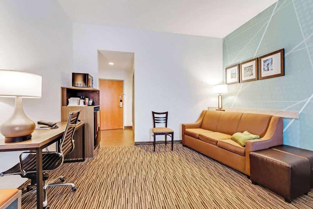 Comfort Suites Murfreesboro Shopping District photo 6