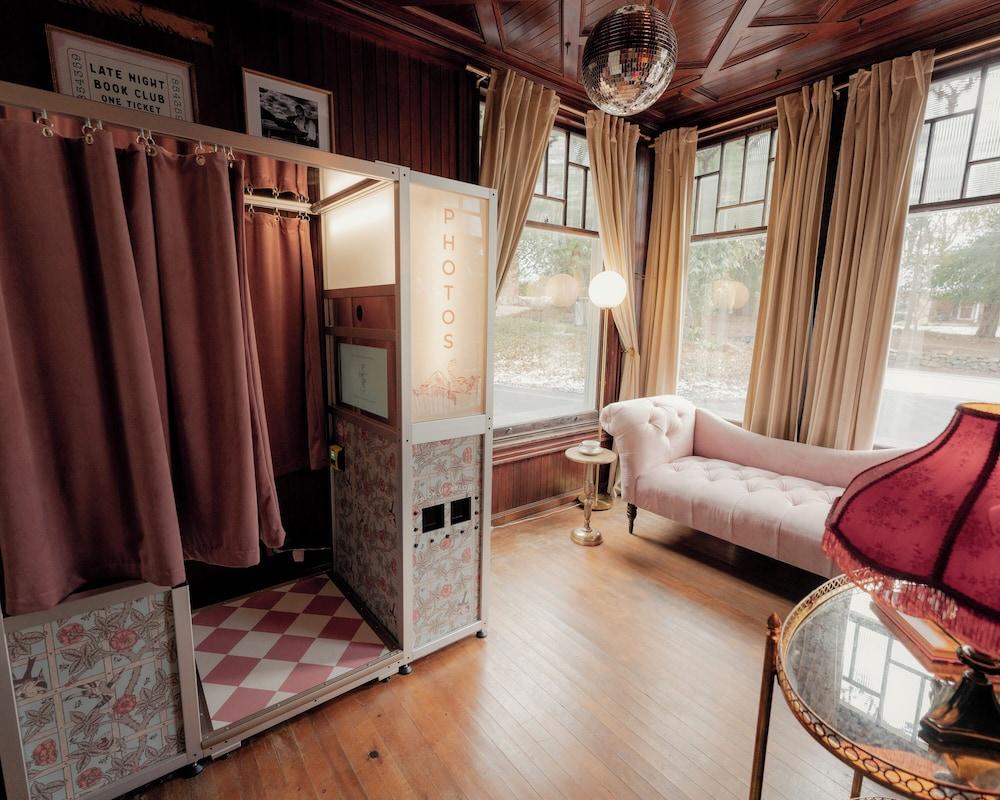 The Bookhouse Hotel at Faunbrook photo 10