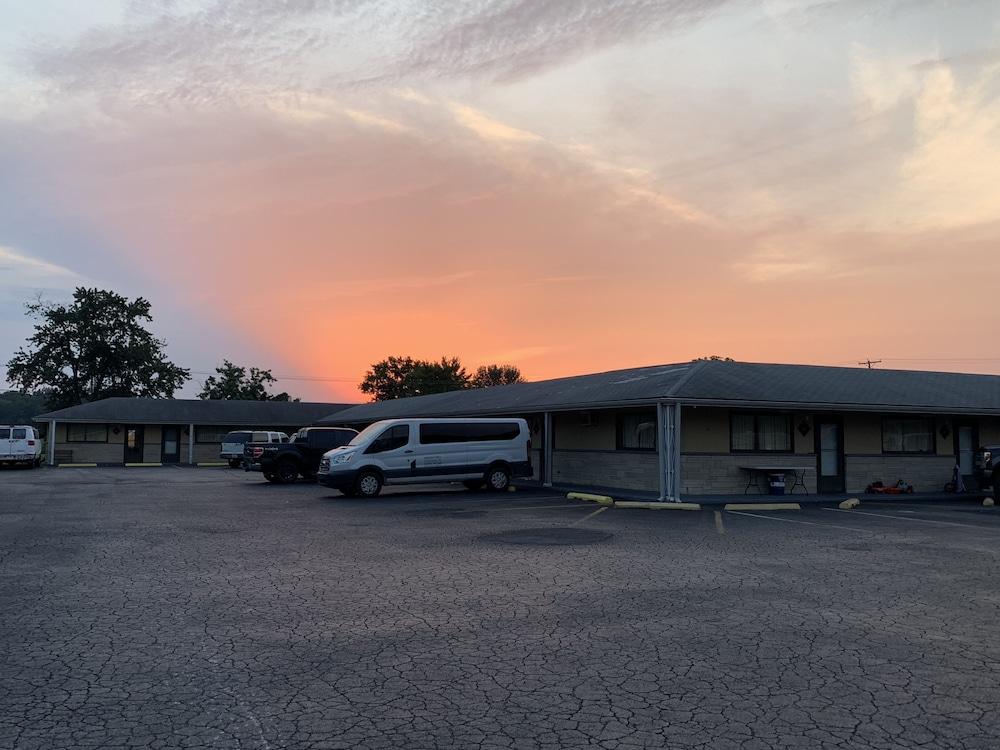 Gas Lite Motel photo 7