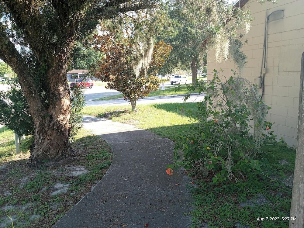 Homes-N-Courts photo 6