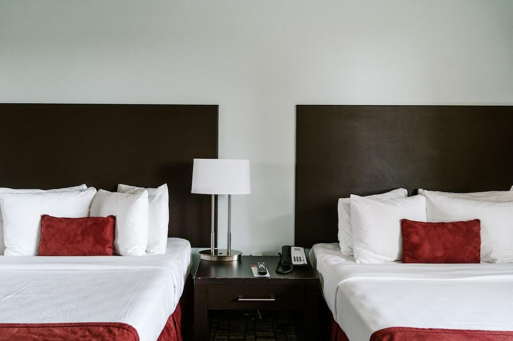Hotel UMass photo 10