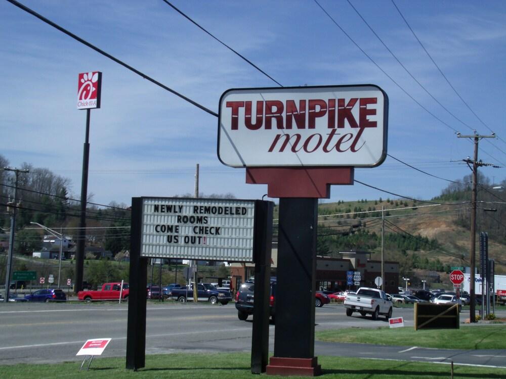 Turnpike Motel photo 25