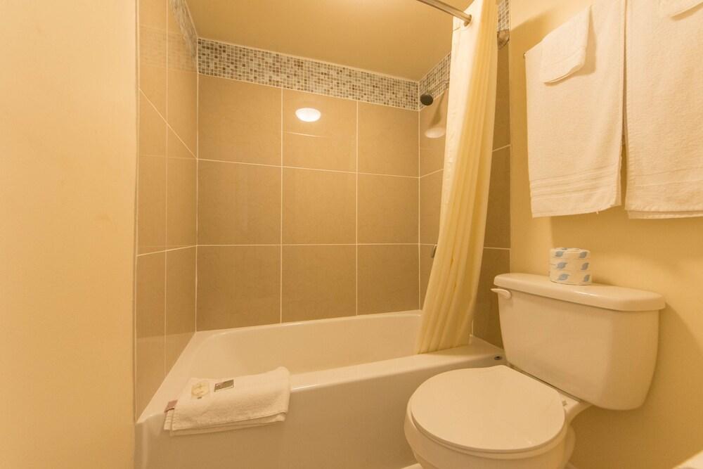Budget Inn photo 12