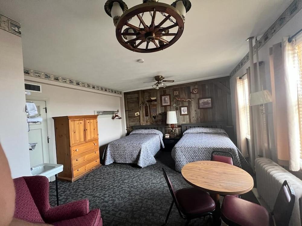 Canfield Hotel photo 2