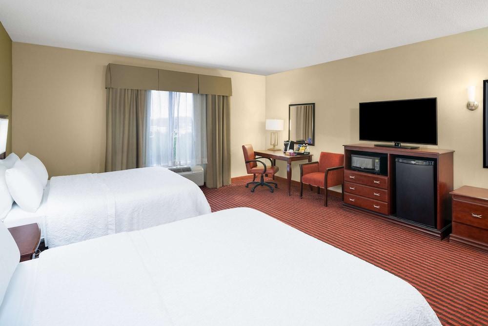Hampton Inn Covington, GA photo 20
