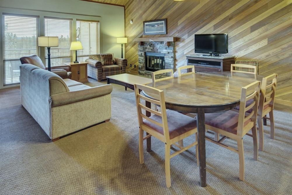 Seventh Mountain Resort photo 11
