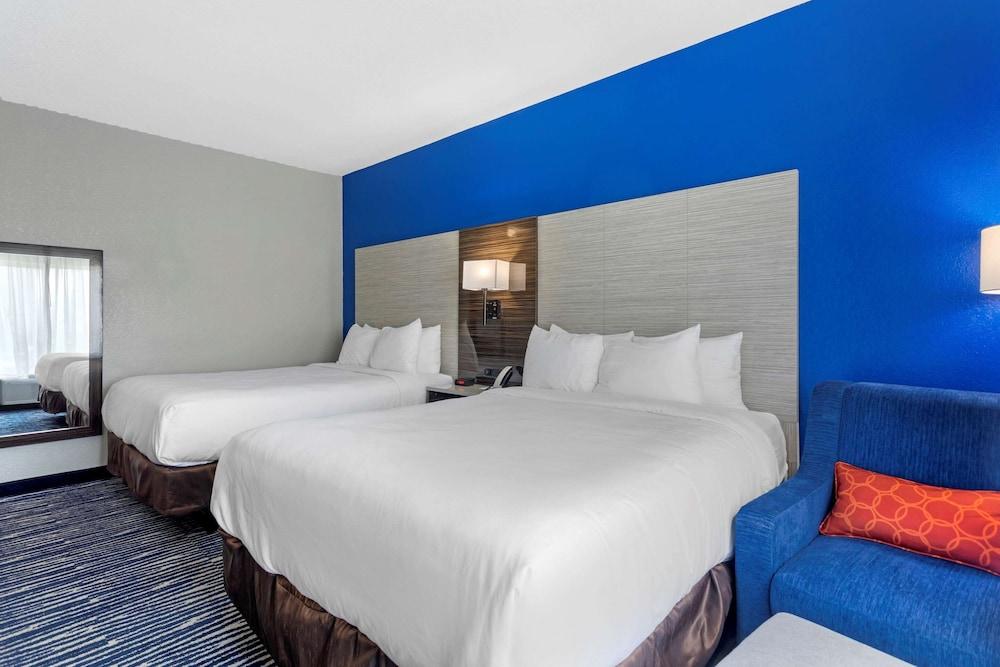 Comfort Inn & Suites Memphis East photo 13