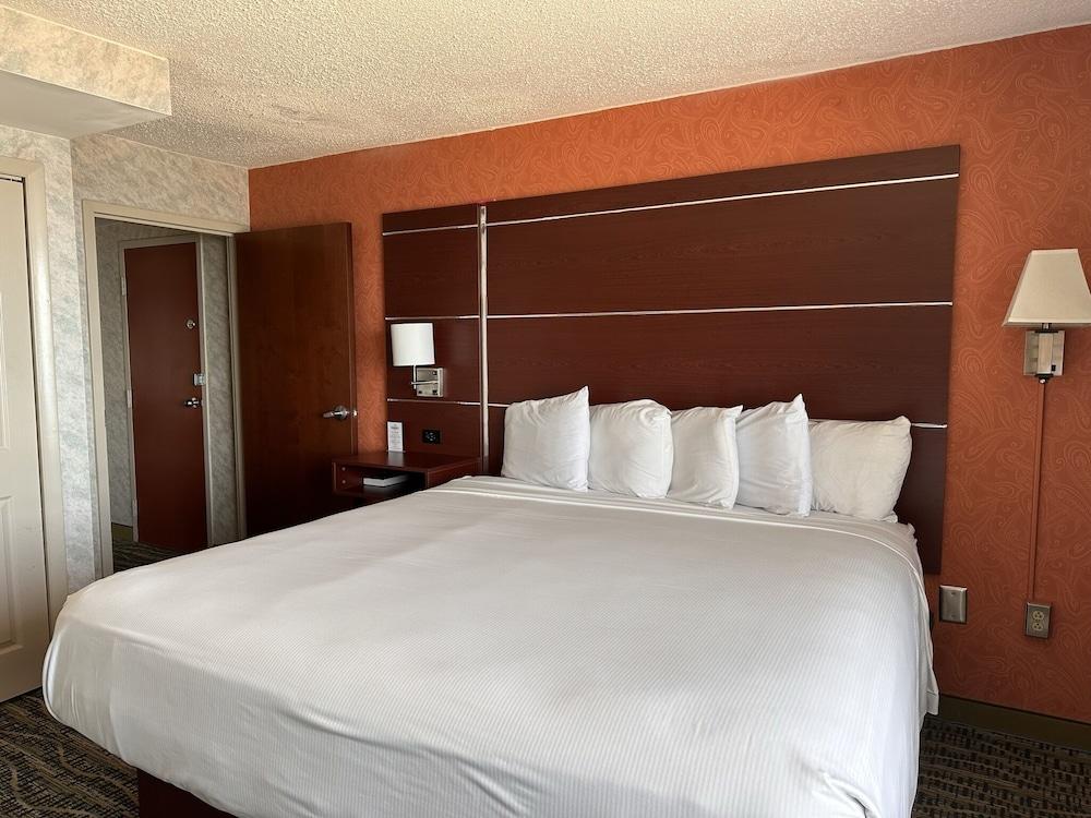 Breakers Resort Inn photo 18