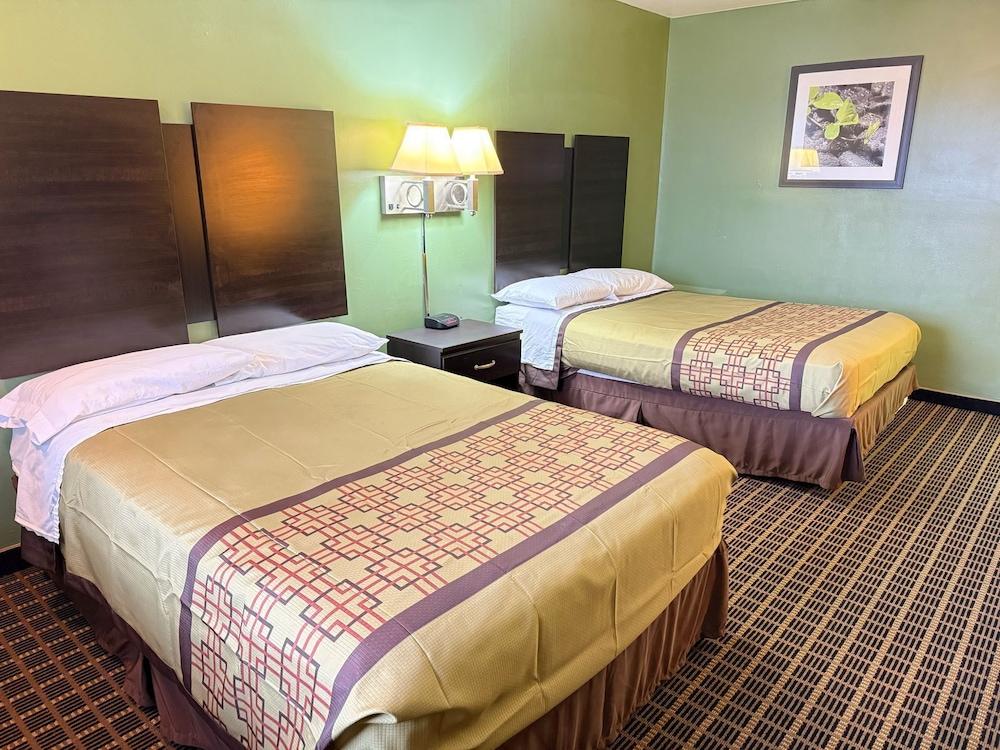 Relax Inn photo 10