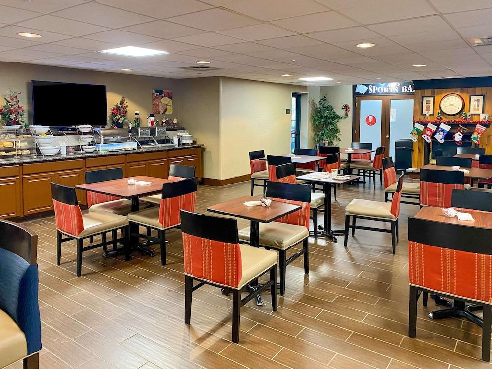 Comfort Suites Near Casinos Norwich-Uncasville CT photo 22