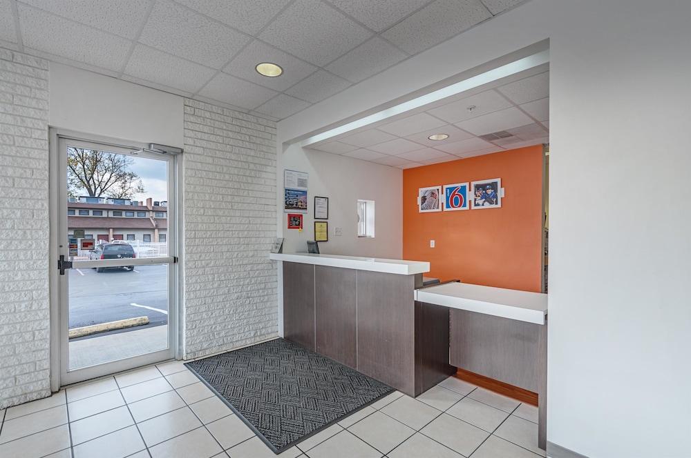 Motel 6 Winchester, VA photo 3